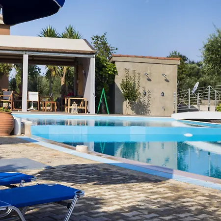 Aparthotel Olive Grove & 3*