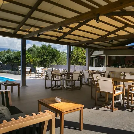 Hotel apartamentowy Olive Grove & Svoronata