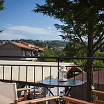 Olive Grove & 아파트호텔 스보로나타