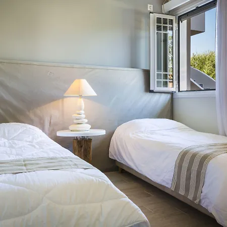 Aparthotel Olive Grove & 3*