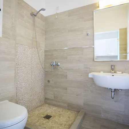 Olive Grove & Apartahotel Svoronata
