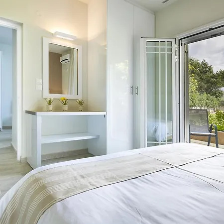 Ξενοδοχείο με διαμερίσματα Olive Grove & 3*