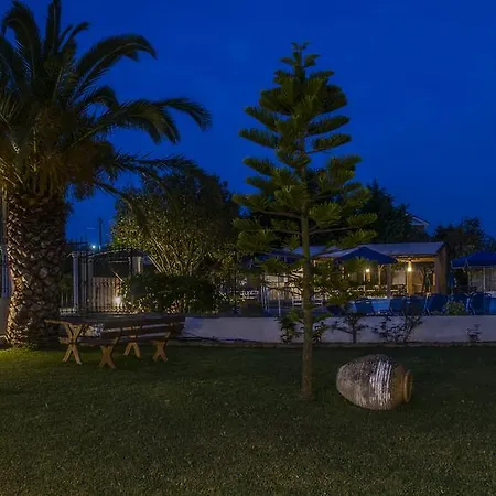 Olive Grove & Ξενοδοχείο με διαμερίσματα 3*